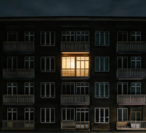 freepik__35mm-film-photography-urban-apartment-faade-at-nig__40453_nieuw