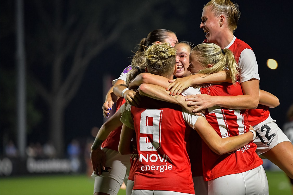 Innova Energie officieel shirtpartner van AZ Vrouwen